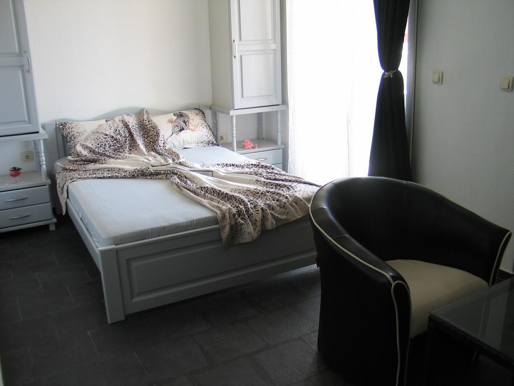 Guest House Dena Dobrá Voda Zimmer foto